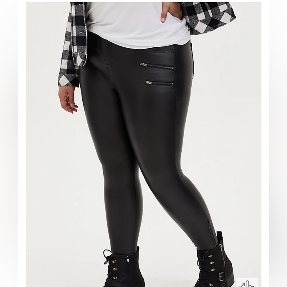💀 Torrid Faux Leather pants